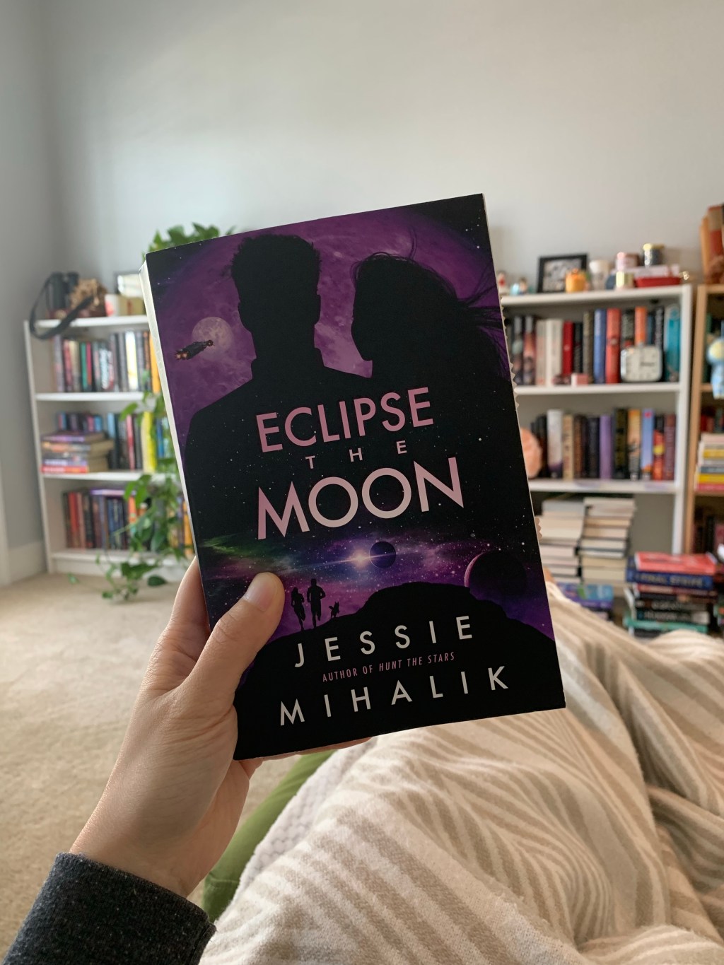 Eclipse the Moon by Jessie Mihalik // Book&nbsp;Review